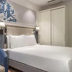 Hilton Mall Of 5*
