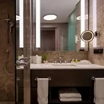 Hilton Mall Of 5*
