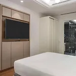Hilton Mall Of 5*