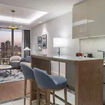 מלון Hilton Mall Of