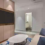 Hilton Mall Of 5*