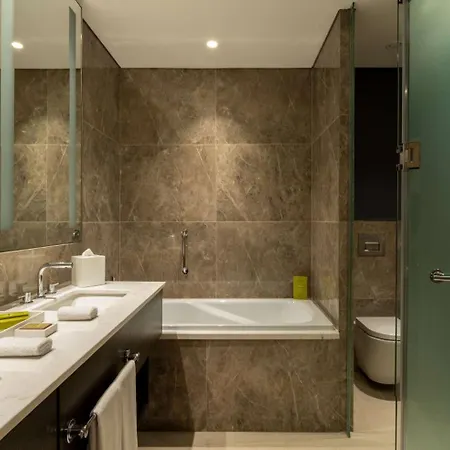 Hilton Mall Of Otel 5*