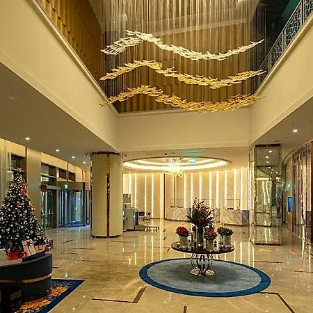 Hilton Mall Of מלון