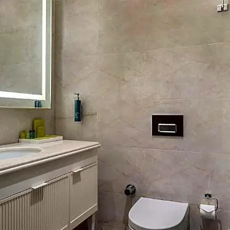 Hilton Mall Of 5*