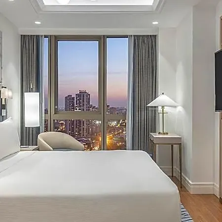 Hilton Mall Of Hotel 5*