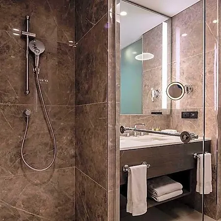 Hilton Mall Of 5*