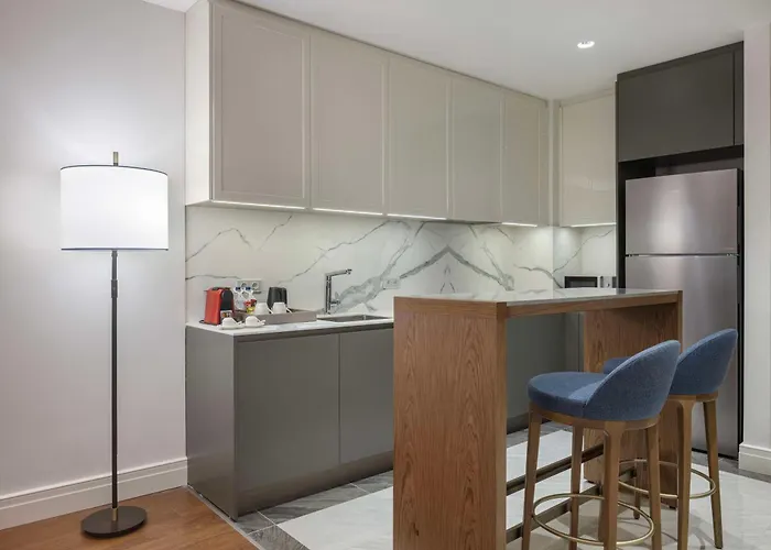 فندق هيلتون مول أوف إسطنبول 5*