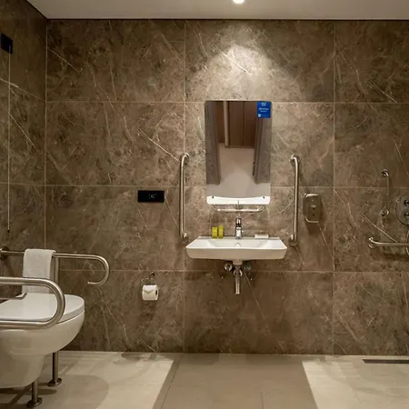 Hotel Hilton Mall Of 5*